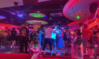 上海夜生活：歌舞厅的廉价娱乐文化